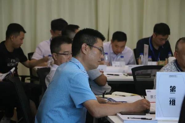学员分组讨论 学员分组讨论