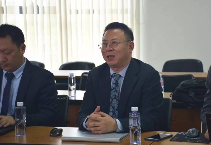 项目总监、柏明顿首席顾问胡八一博士 项目总监、柏明顿首席顾问胡八一博士