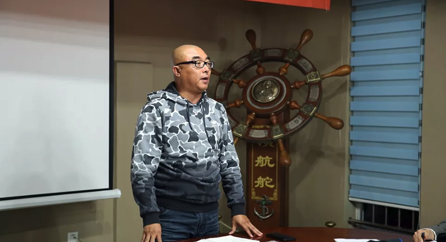 集团总裁杨志强对此次会议进行总结 集团总裁杨志强对此次会议进行总结