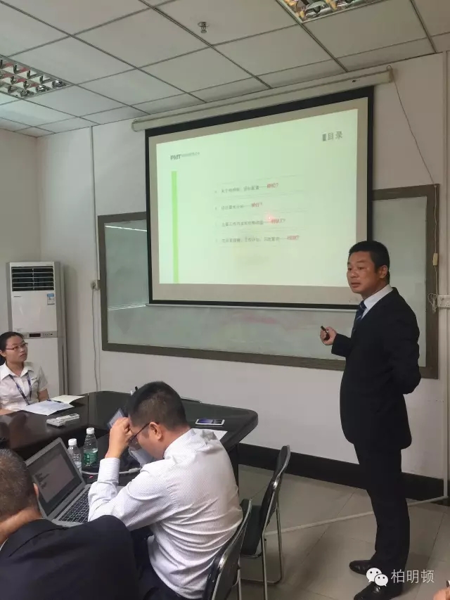 刘诗文老师现场进行报告 刘诗文老师现场进行报告