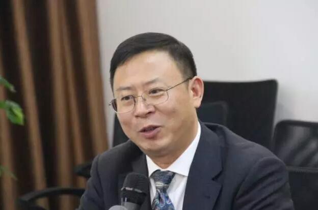 柏明顿集团董事长胡八一博士会上发言 柏明顿集团董事长胡八一博士会上发言