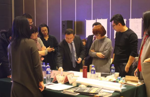 胡八一博士在课程现场 胡八一博士在课程现场