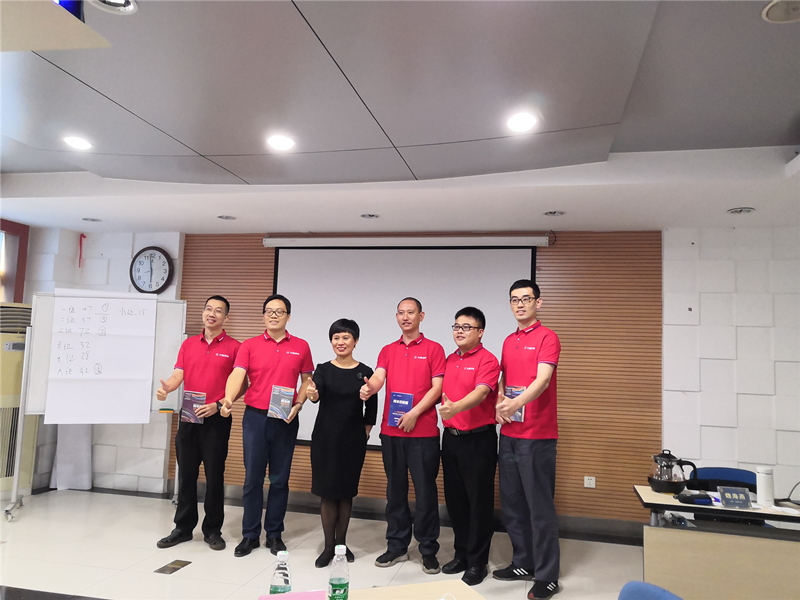 大运汽车柏明顿阿米巴落地辅导颁奖现场 大运汽车柏明顿阿米巴落地辅导颁奖现场