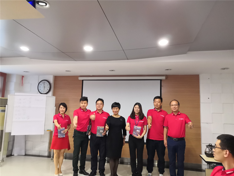大运汽车柏明顿阿米巴落地辅导颁奖现场 大运汽车柏明顿阿米巴落地辅导颁奖现场