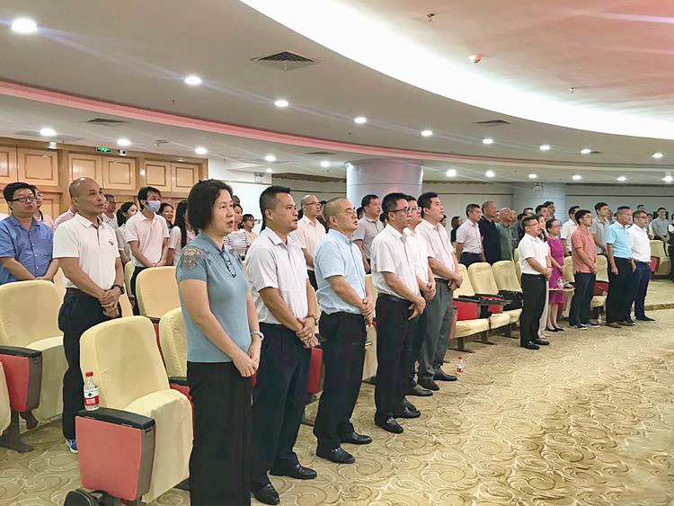 港航物流全体参会人员宣誓 港航物流全体参会人员宣誓